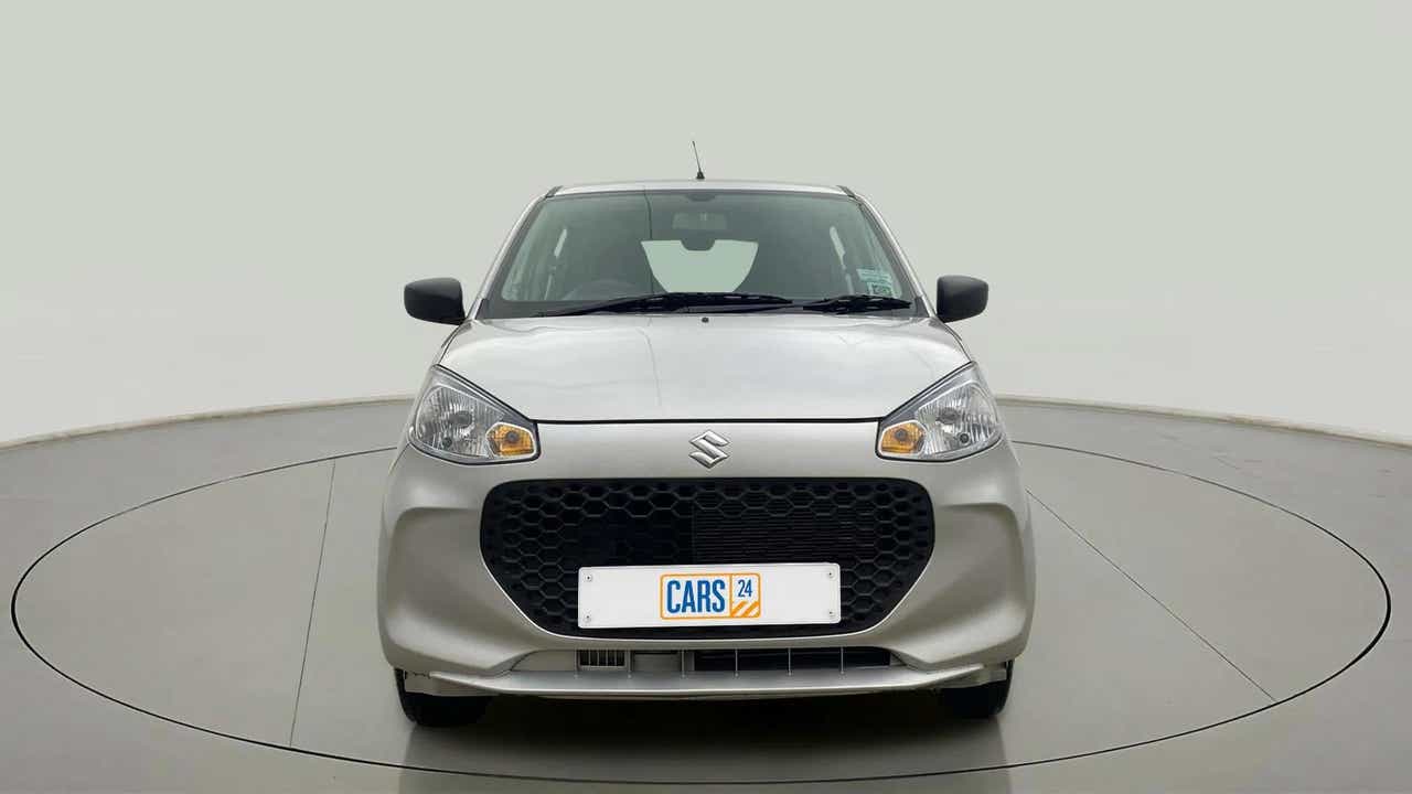 Front view of a metallic silky silver Maruti Suzuki Alto K10