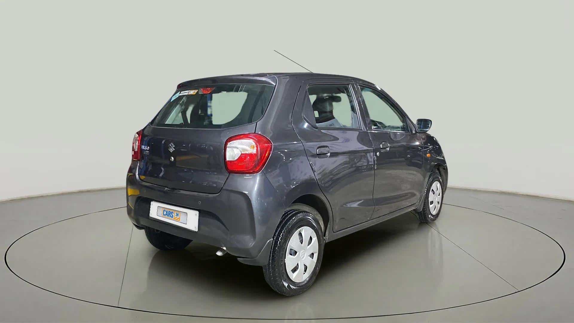 Rear three-quarter view of a Maruti Suzuki Alto K10