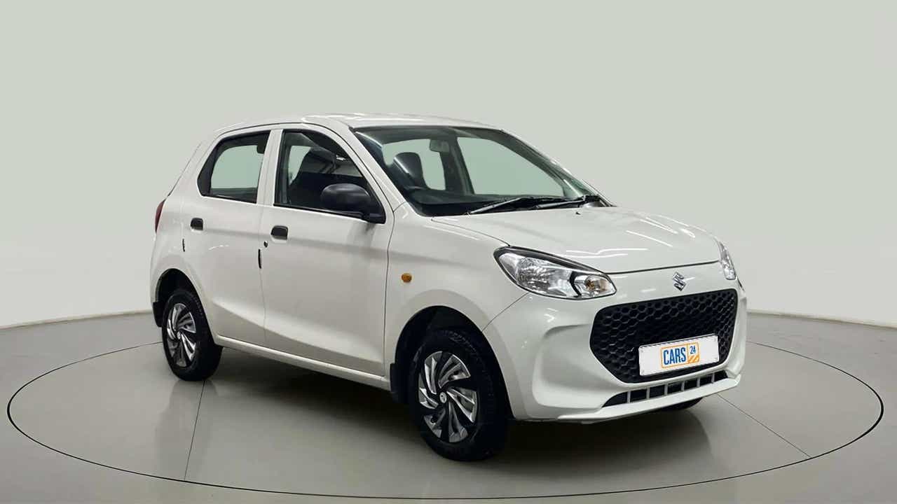 Front three-quarter view of a Maruti Suzuki Alto K10