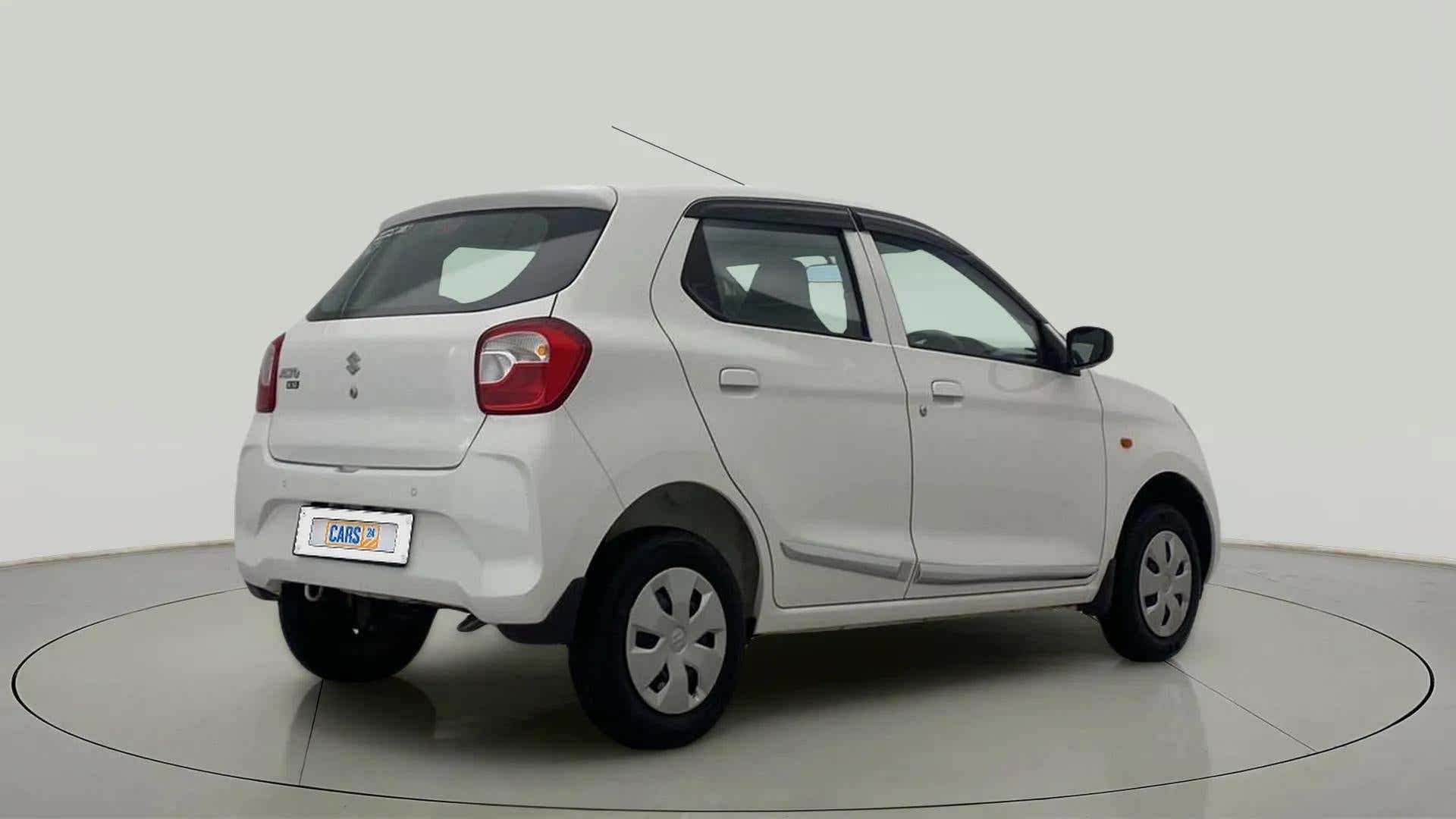 Rear three-quarter view of a Maruti Suzuki Alto K10