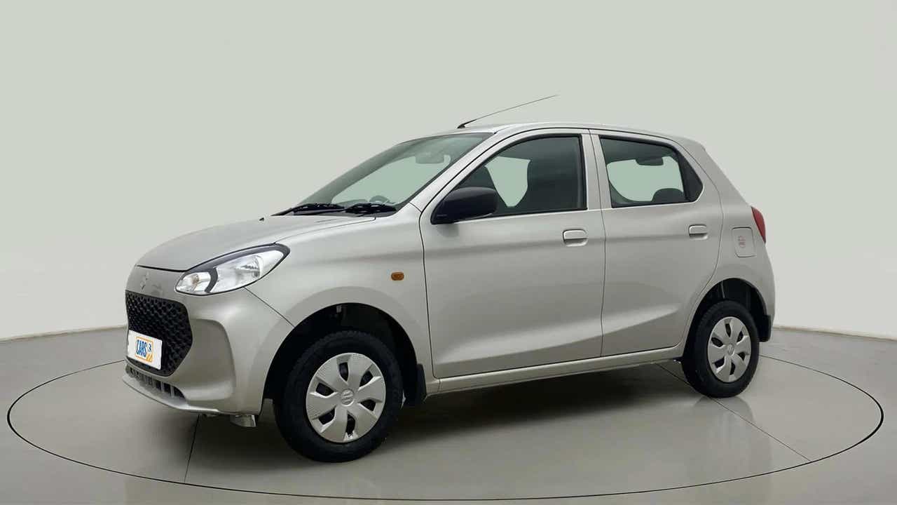 Front side view of a metallic silky silver Maruti Suzuki Alto K10
