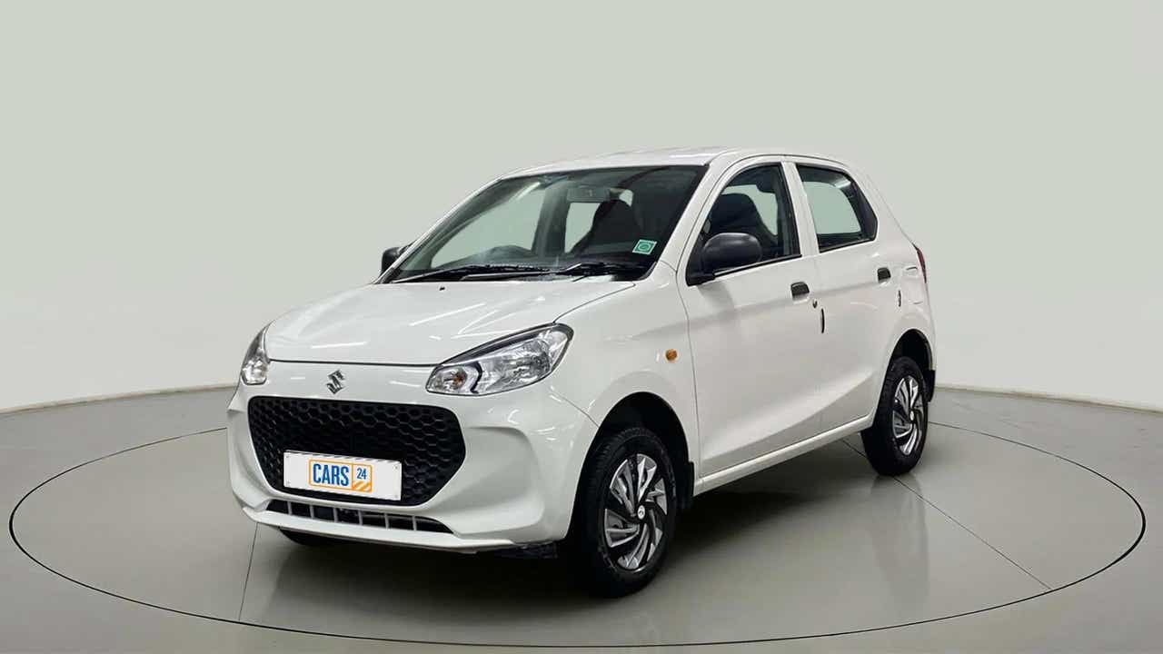 Front three-quarter view of a maruti suzuki alto k10