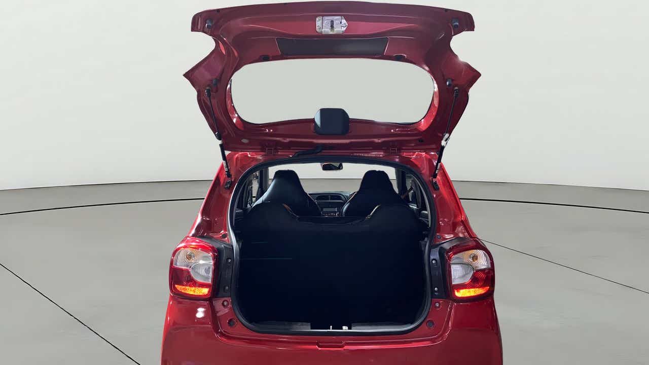 Rear hatch area of a Maruti Suzuki Alto K10
