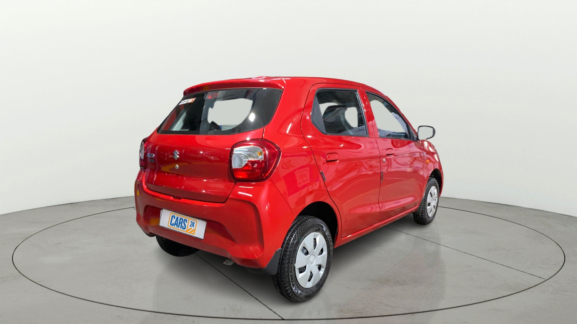 Rear three-quarter view of a Maruti Suzuki Alto K10