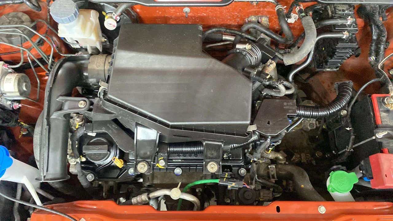 Engine bay view of a Maruti Suzuki Alto K10