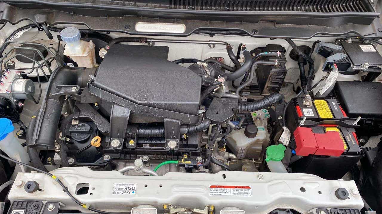 Engine bay of a Maruti Suzuki Alto K10