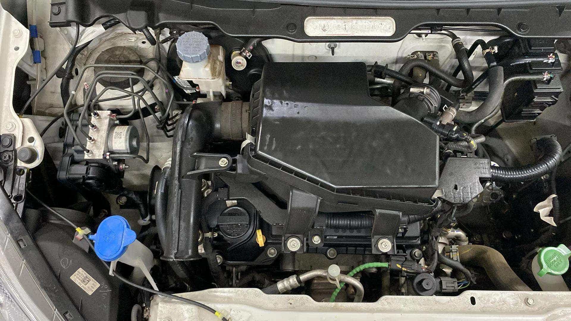 Engine bay of a Maruti Suzuki Alto K10