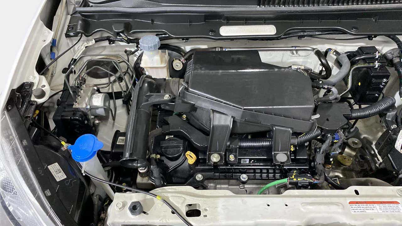 Engine bay view of a Maruti Suzuki Alto K10