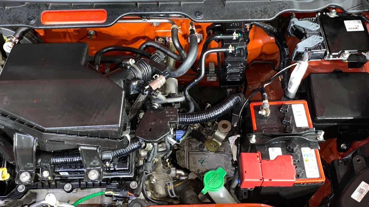 Engine bay of a Maruti Suzuki Alto K10
