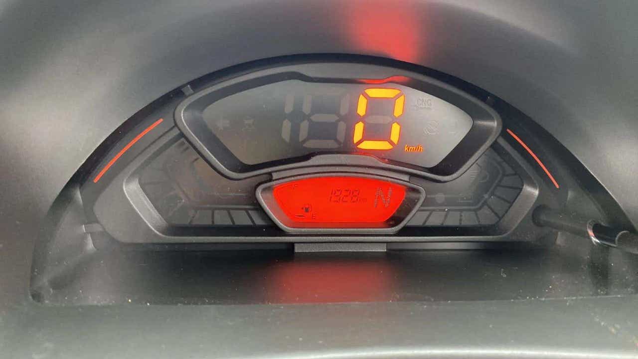 Instrument cluster of a Maruti Suzuki Alto K10