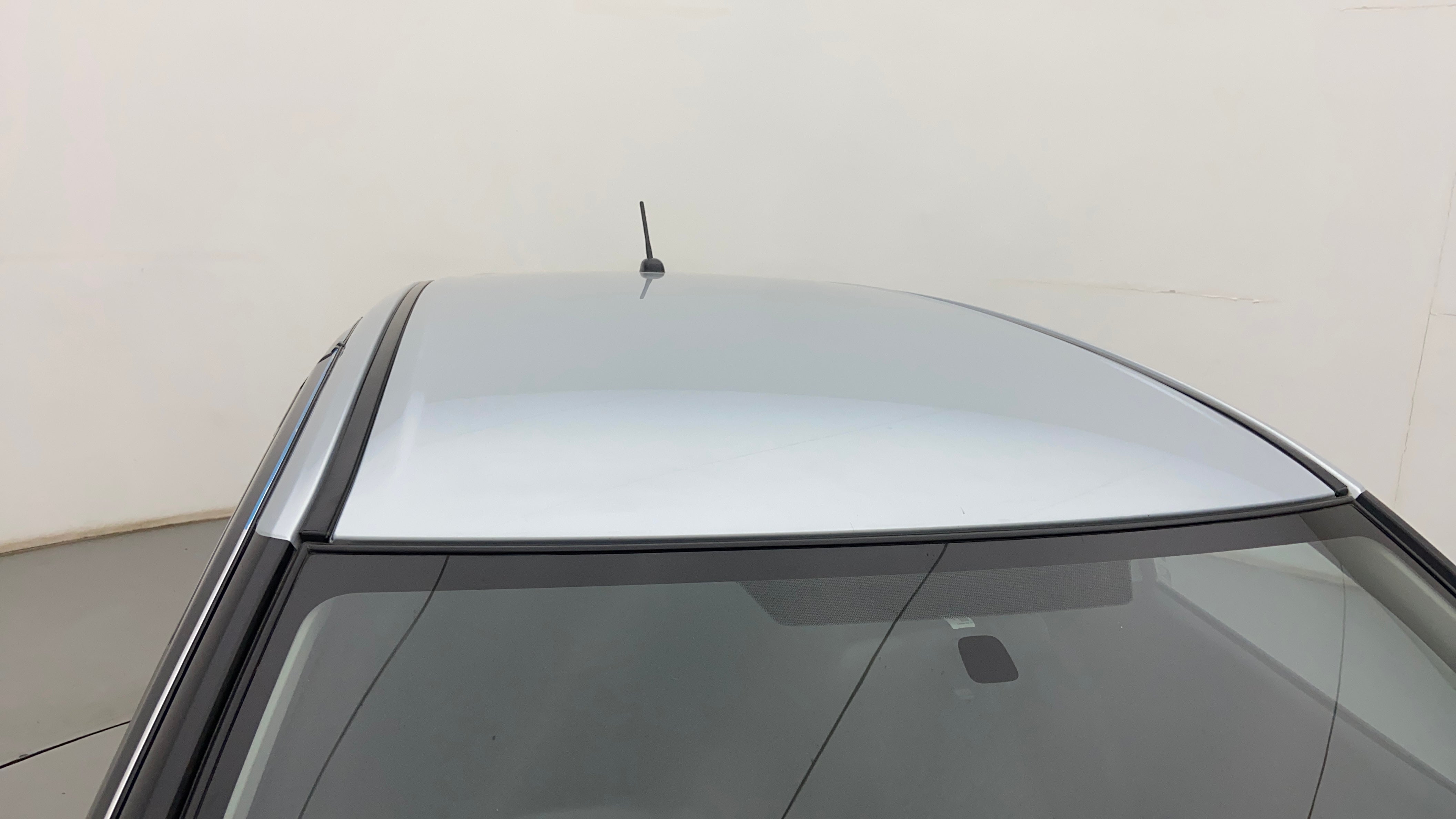 Roof view of a Maruti Suzuki Baleno