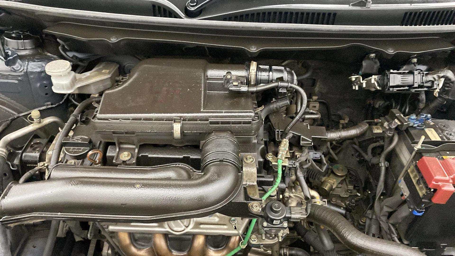 Engine bay of a Maruti Suzuki Baleno