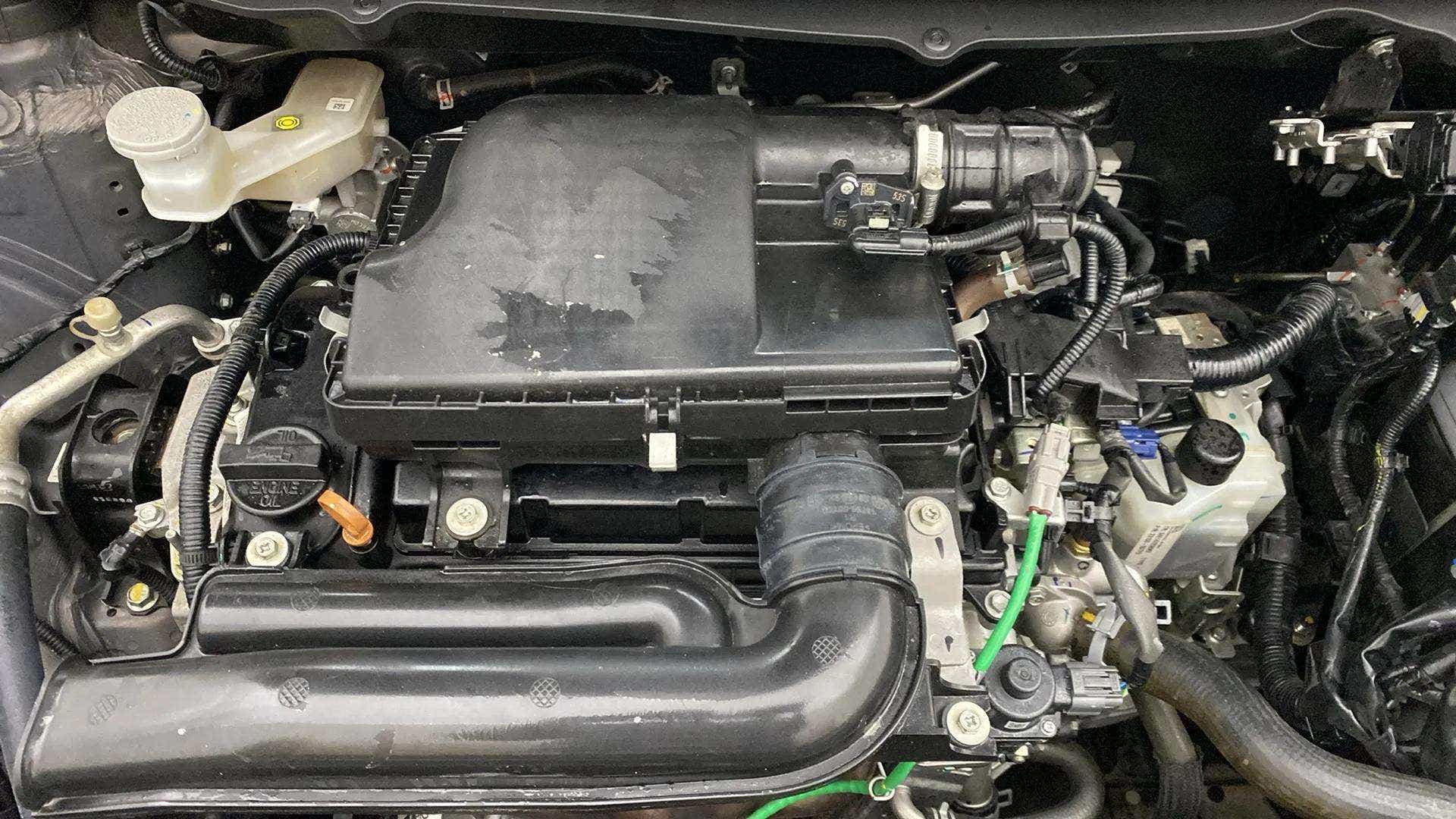 Engine bay of a Maruti Suzuki Baleno