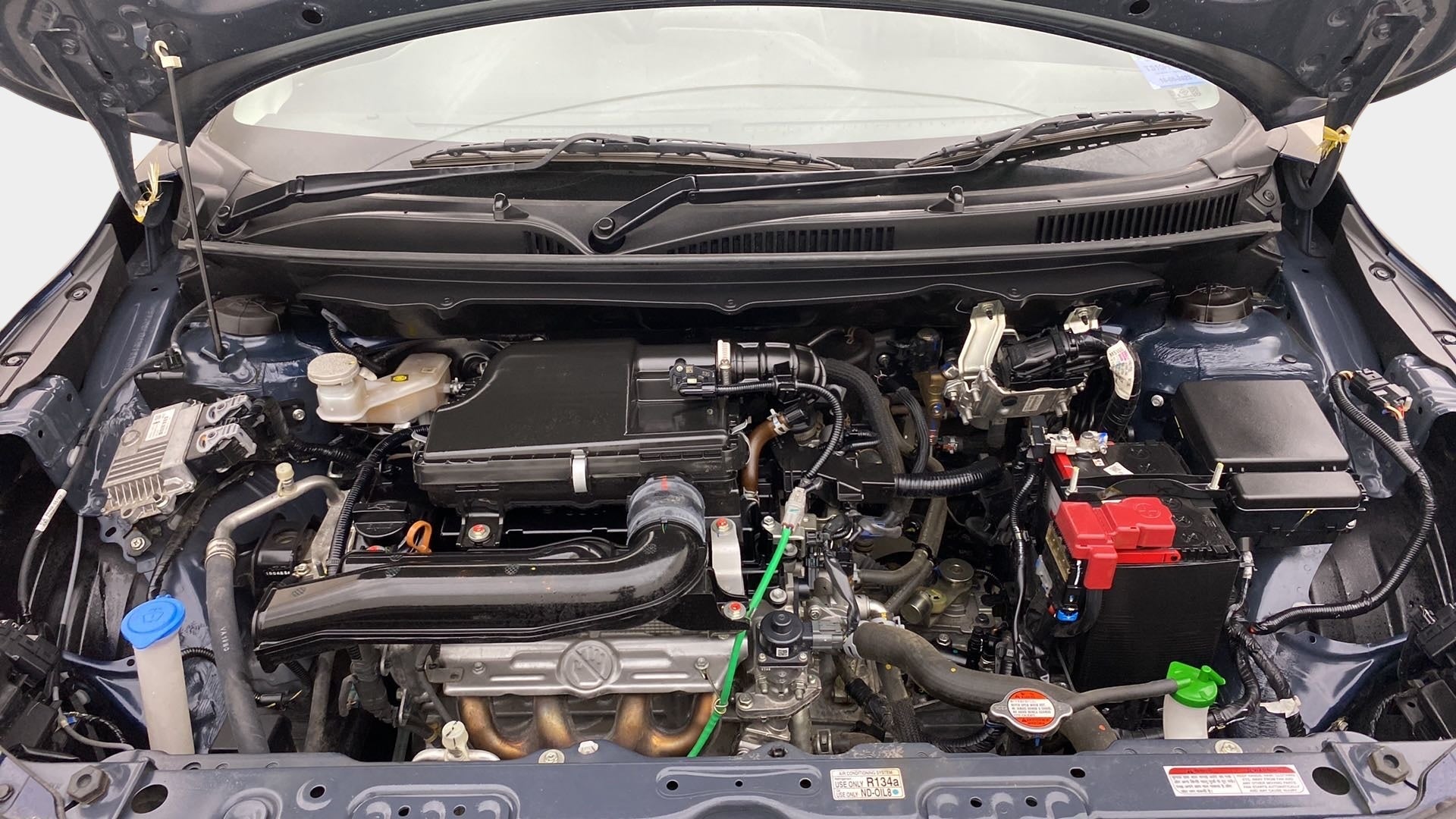 Engine bay of a Maruti Suzuki Baleno