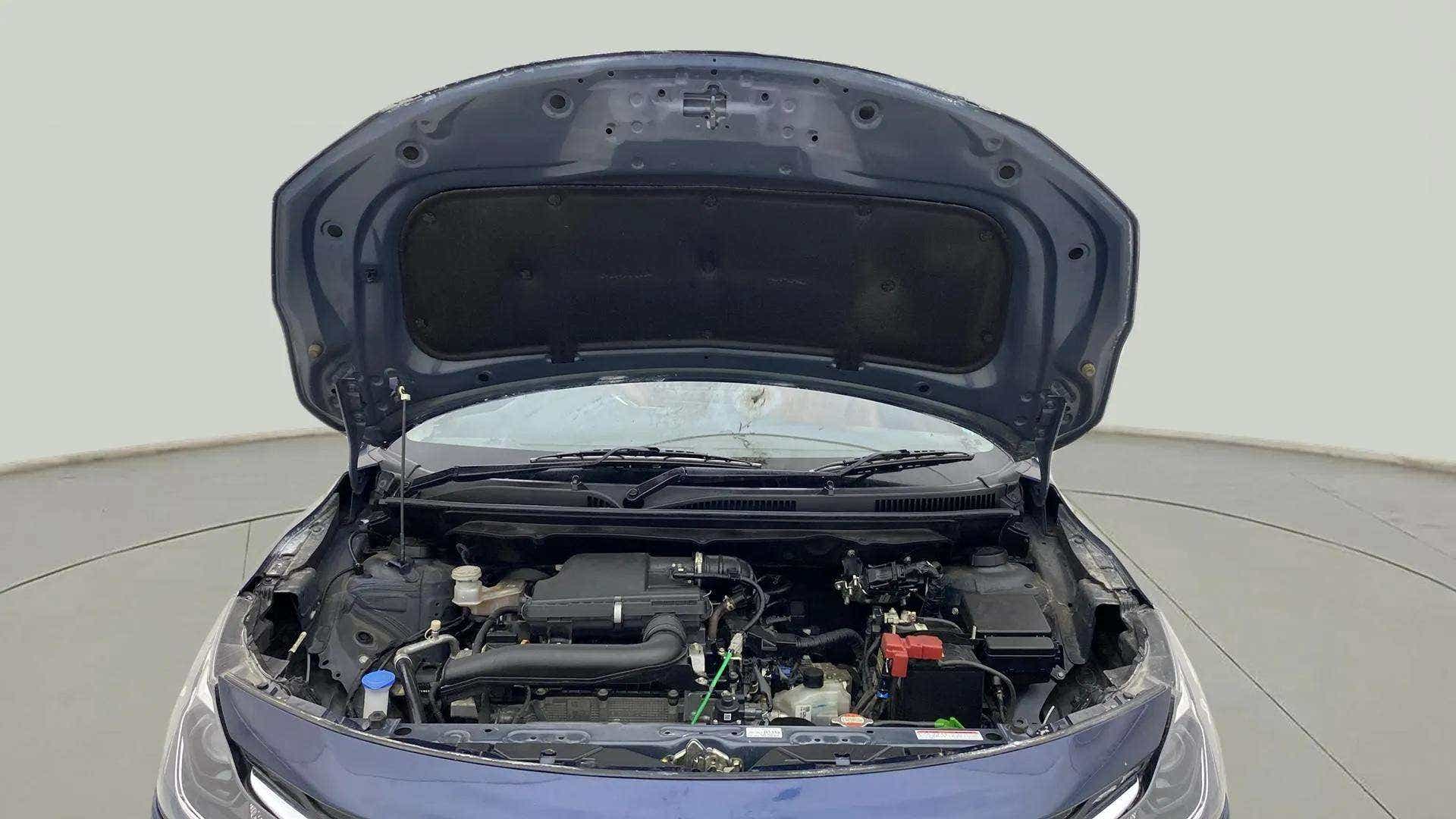 Engine bay view of a Maruti Suzuki Baleno