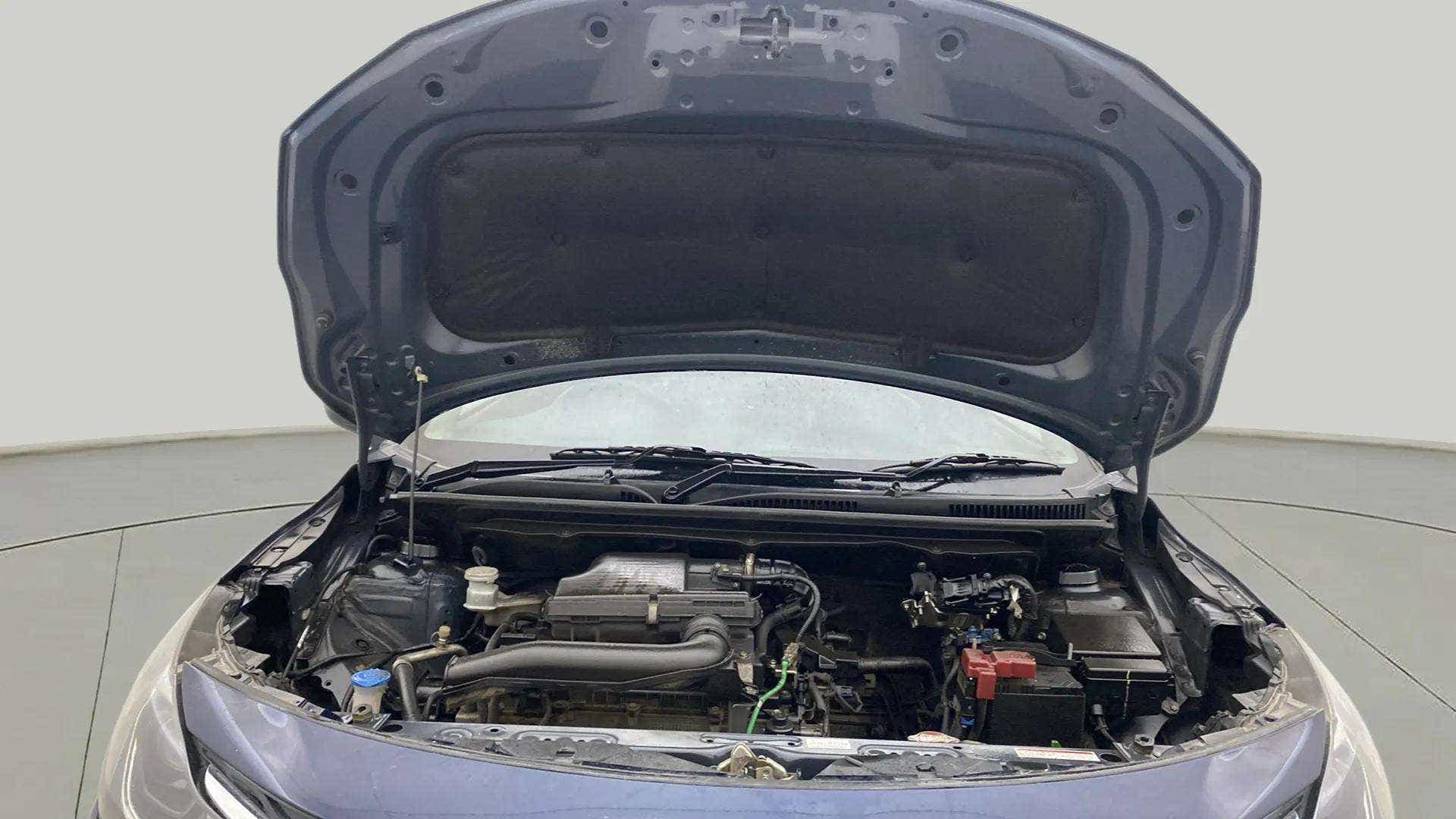 Engine bay view of a Maruti Suzuki Baleno