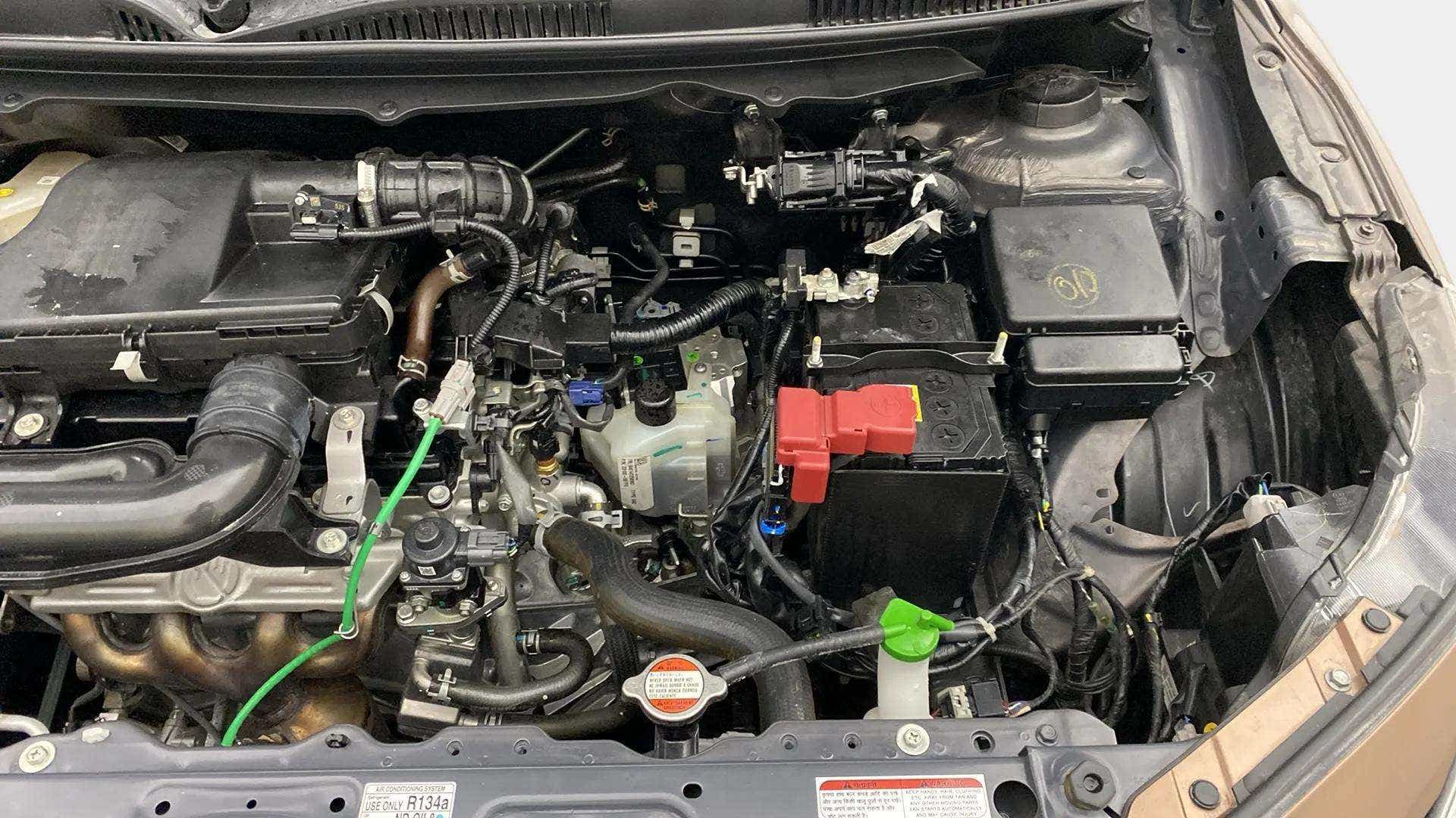 Engine bay view of a Maruti Suzuki Baleno