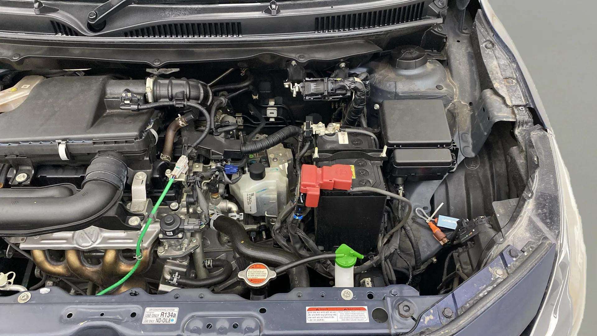 Engine bay of a Maruti Suzuki Baleno