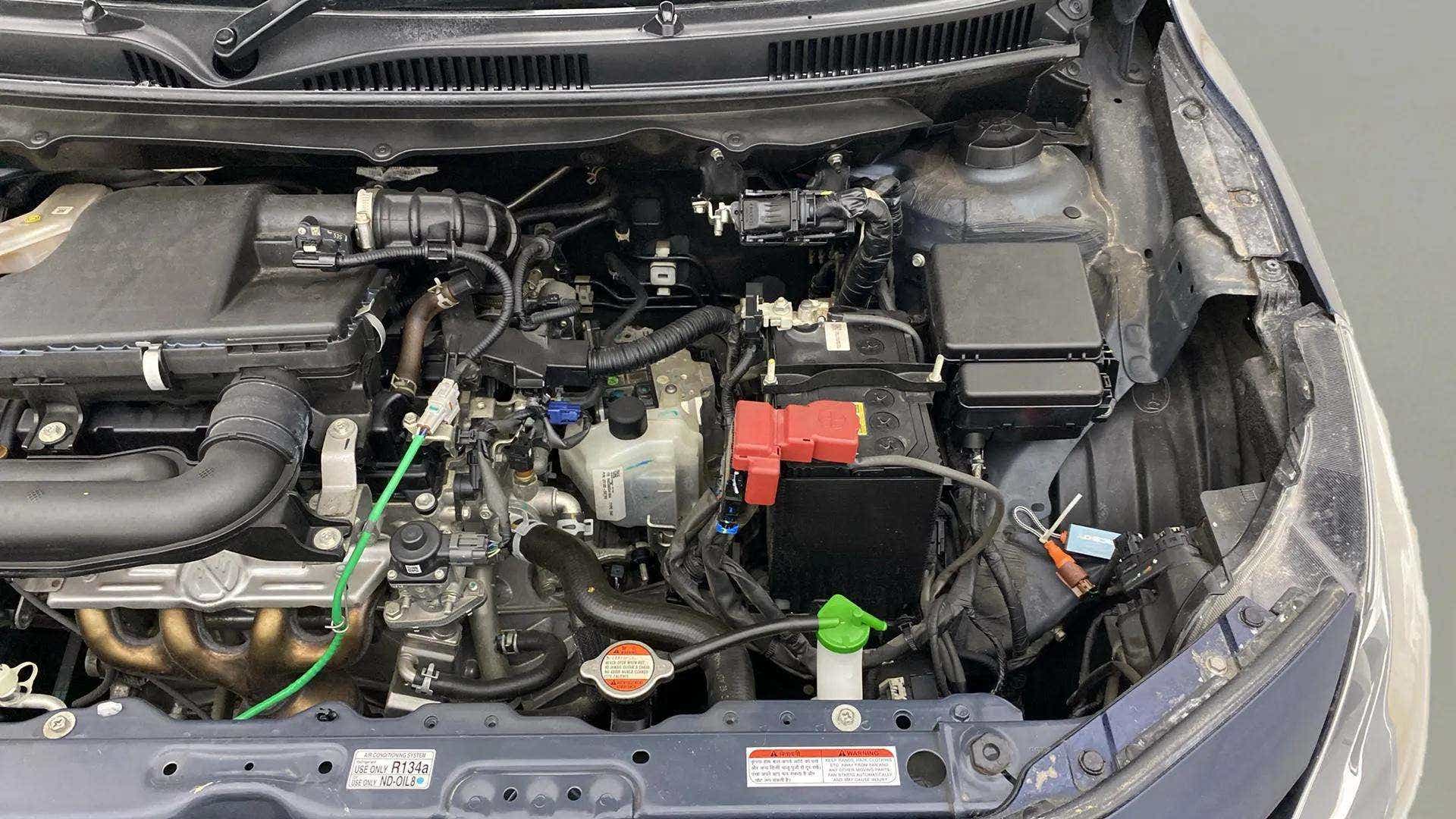 Engine bay of a Maruti Suzuki Baleno