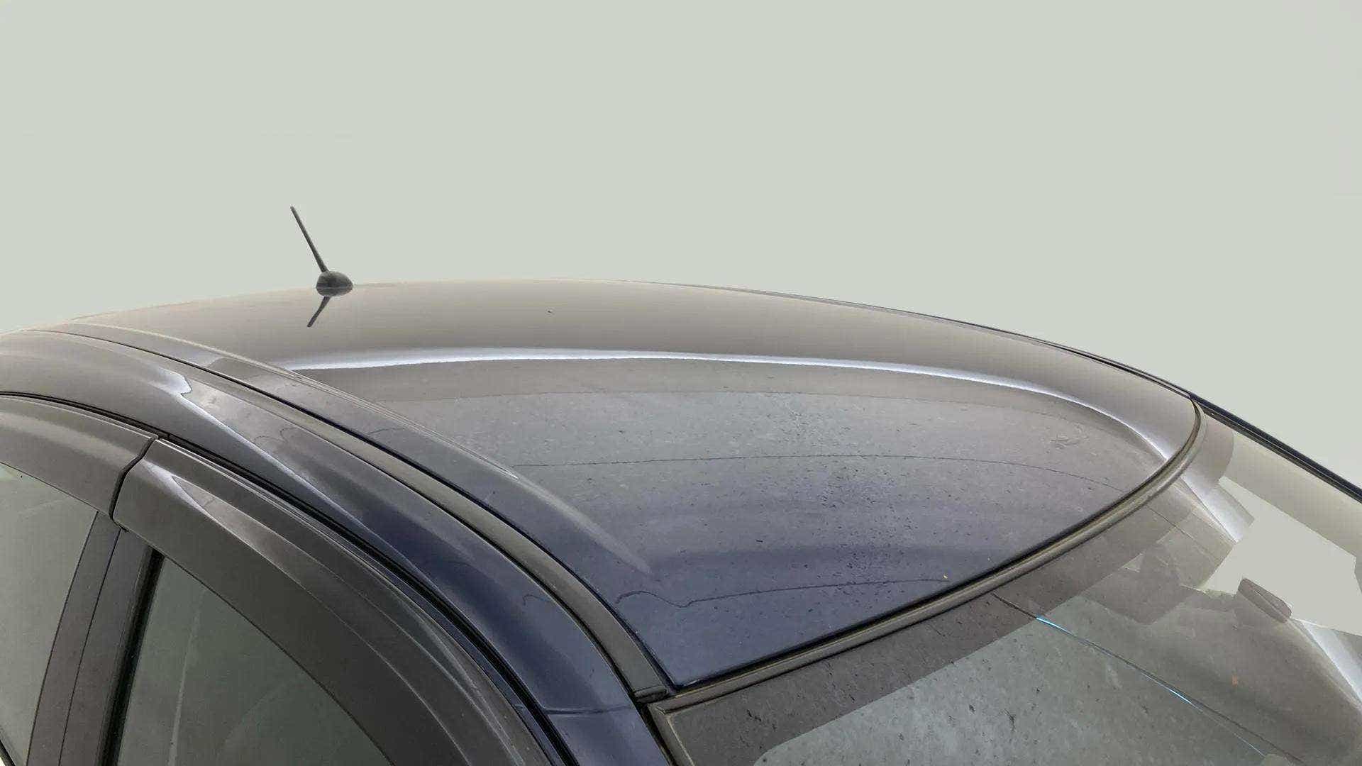 Roof and antenna of a Maruti Suzuki Baleno