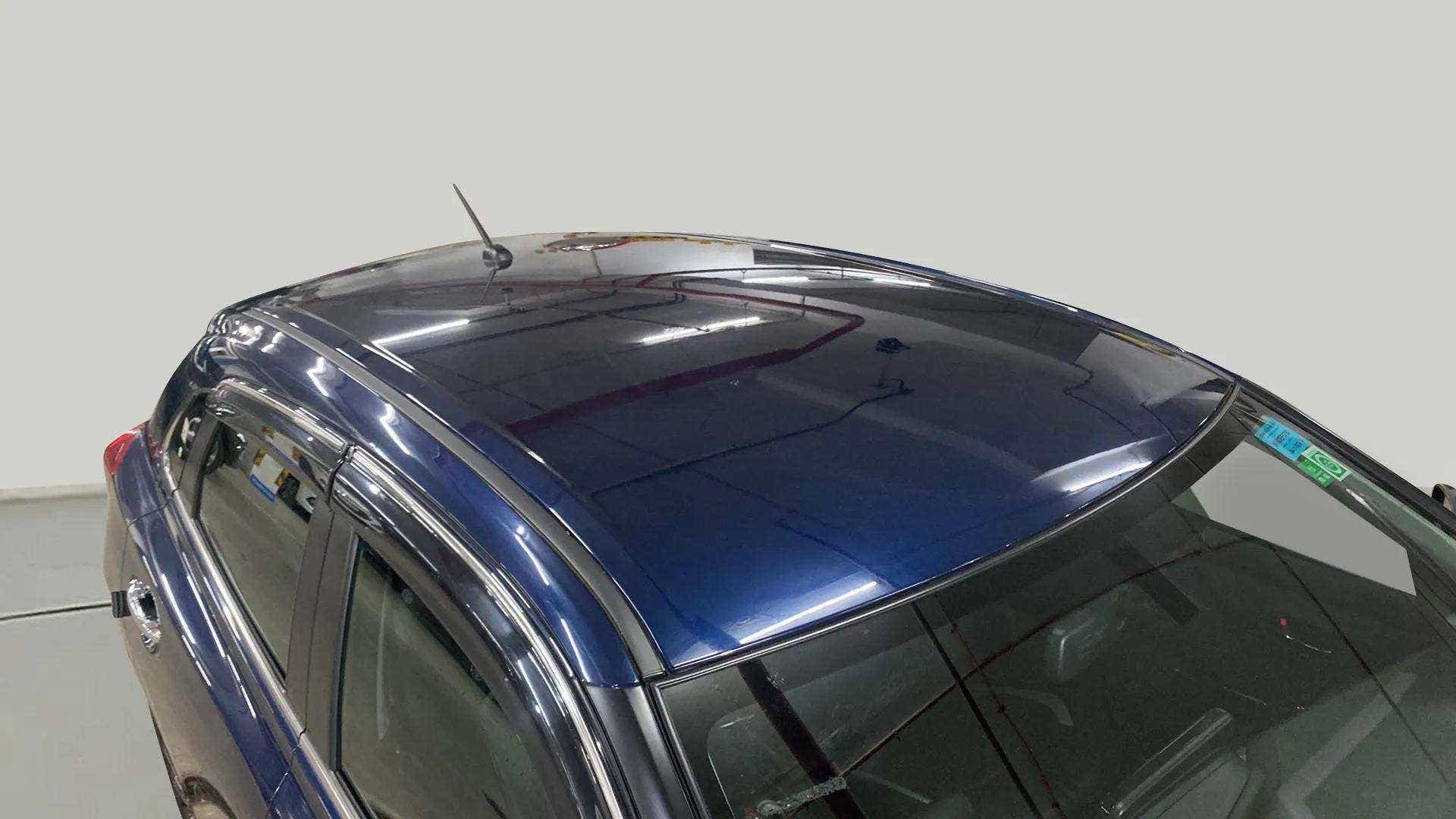 Roof view of a Maruti Suzuki Baleno