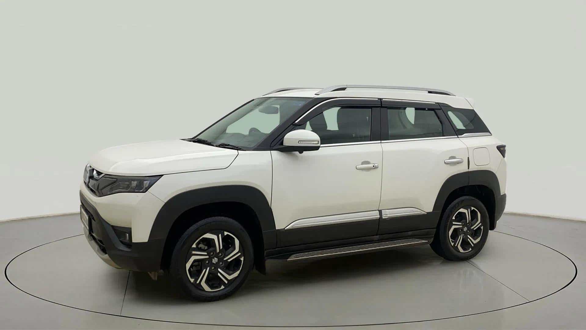 Side view of a Maruti Suzuki Brezza