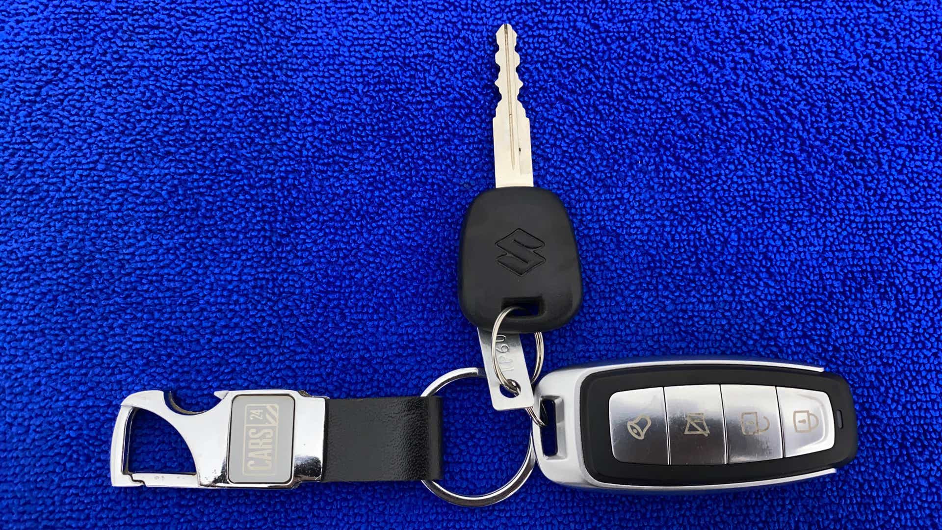 Car key and remote key fob of a Maruti Suzuki Celerio