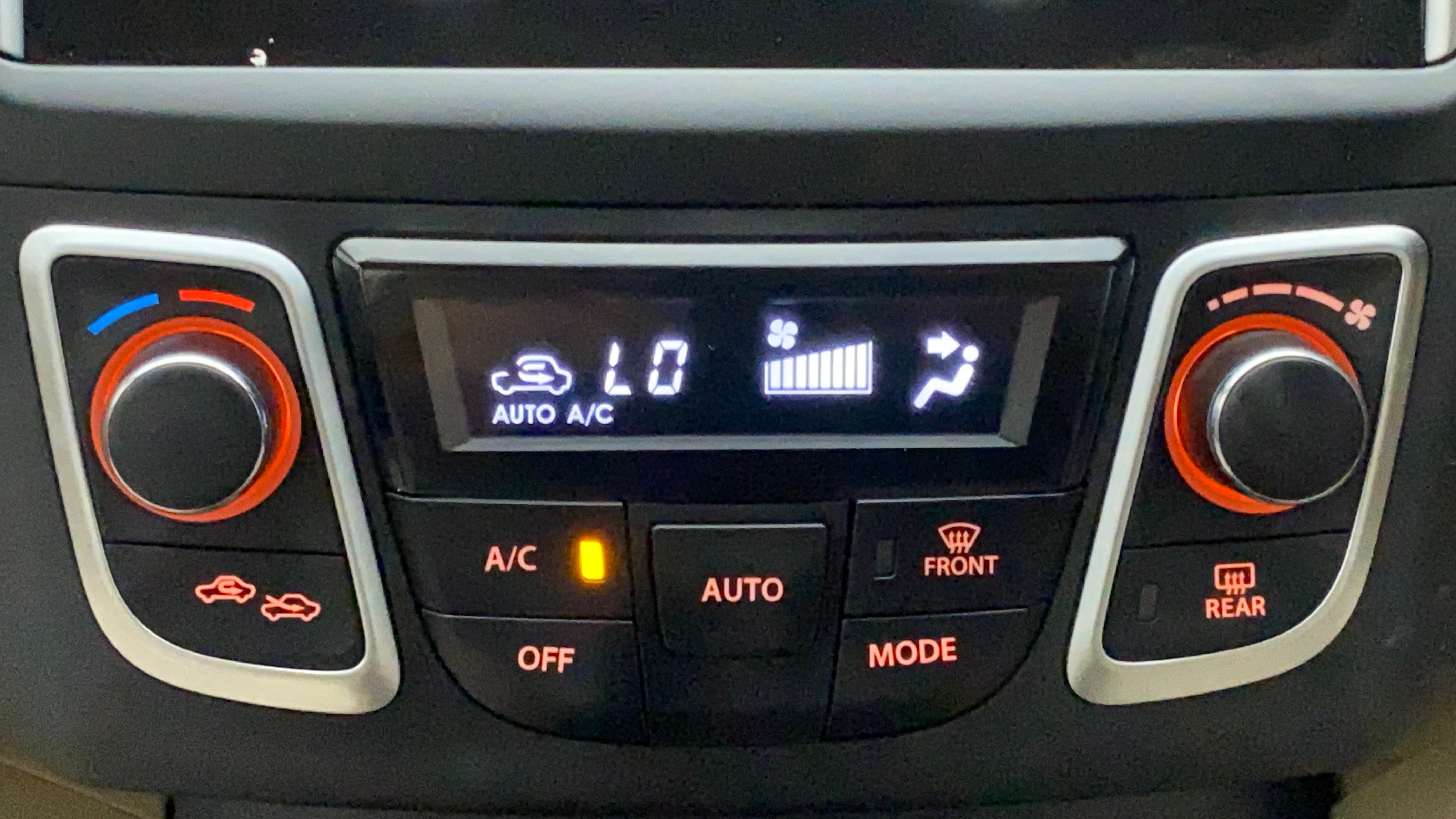 Climate control dashboard of a Maruti Suzuki Ciaz