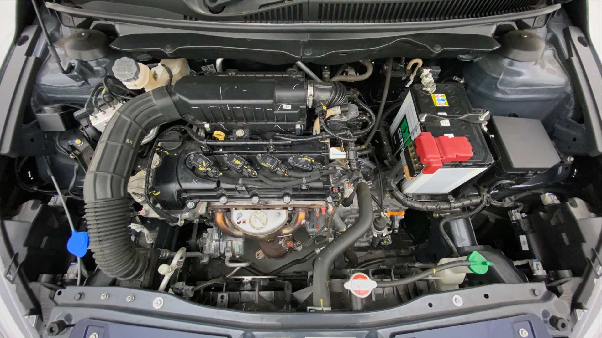 Engine bay of a Maruti Suzuki Ciaz