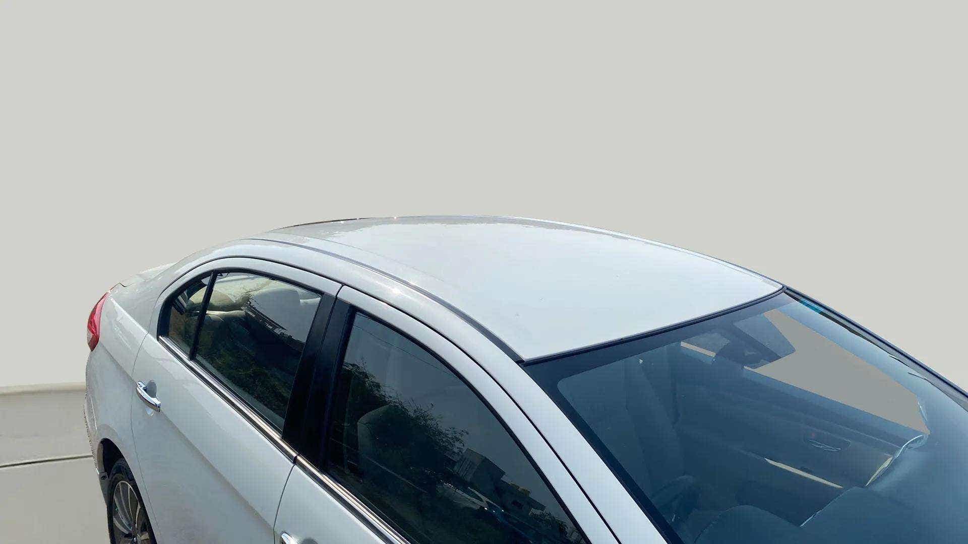Roof and rear window view of a Maruti Suzuki Ciaz