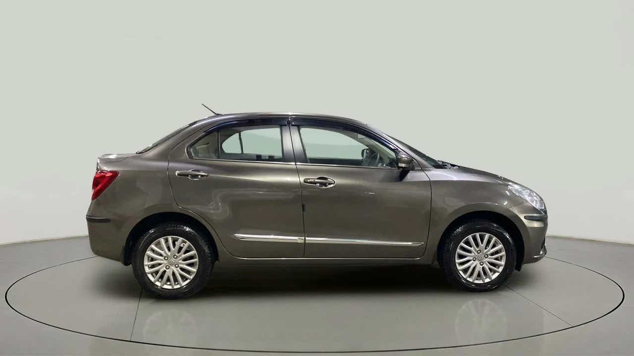 Side view of a Maruti Suzuki Dzire 2018-2023