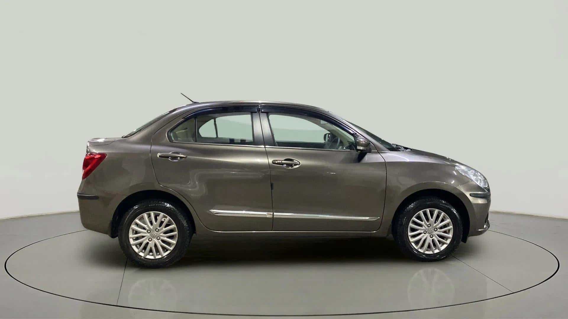 Side view of a Maruti Suzuki Dzire 2018-2023