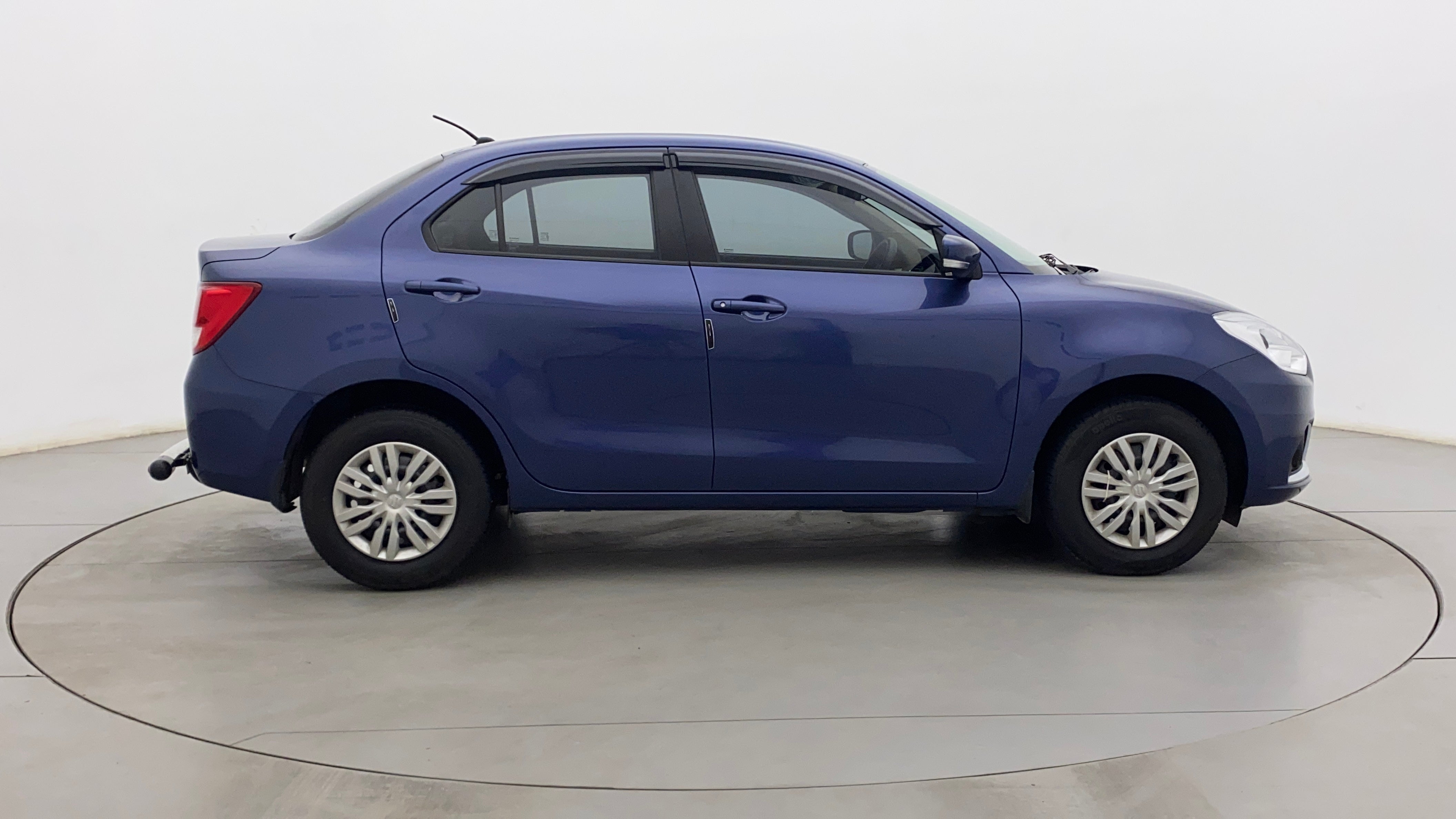 Side view of a Maruti Suzuki Dzire 2018-2023