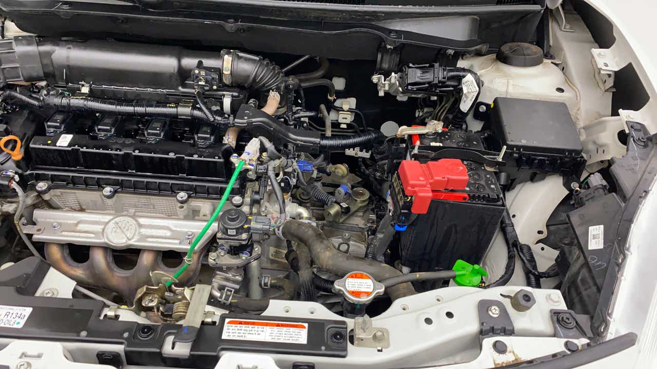 Engine bay view of a Maruti Suzuki Dzire