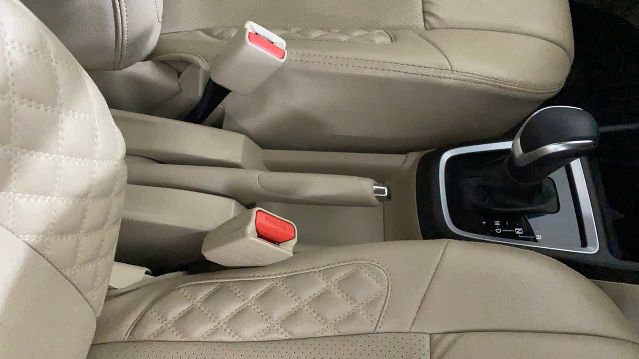 Center console and gear lever of a Maruti Suzuki Dzire 2018-2023
