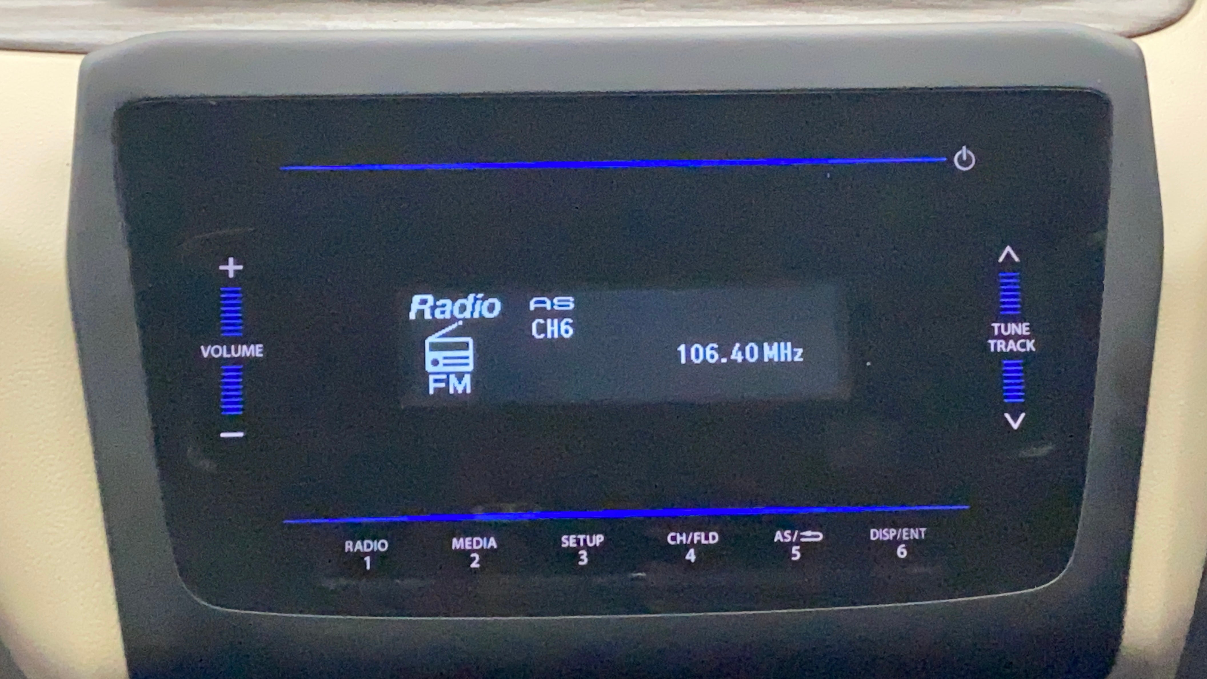 Dashboard radio console of a Maruti Suzuki Dzire 2018-2023