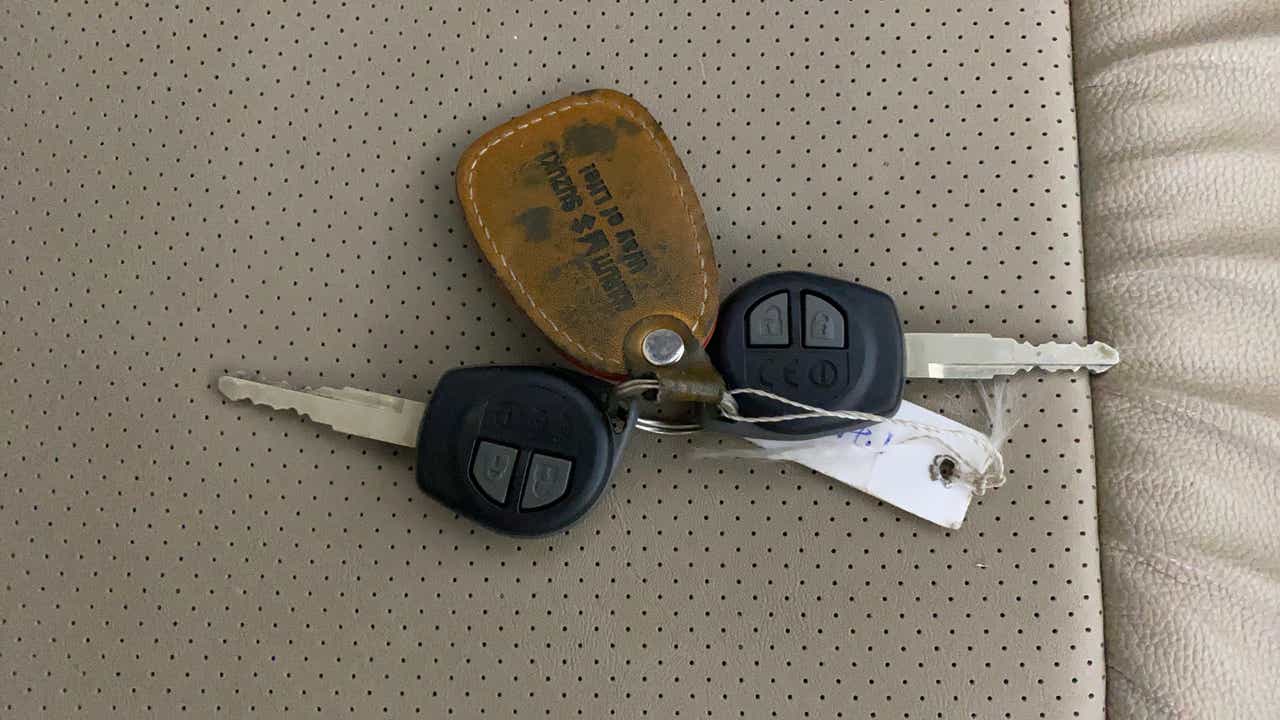 Car keys with remote of a Maruti Suzuki Dzire 2018-2023