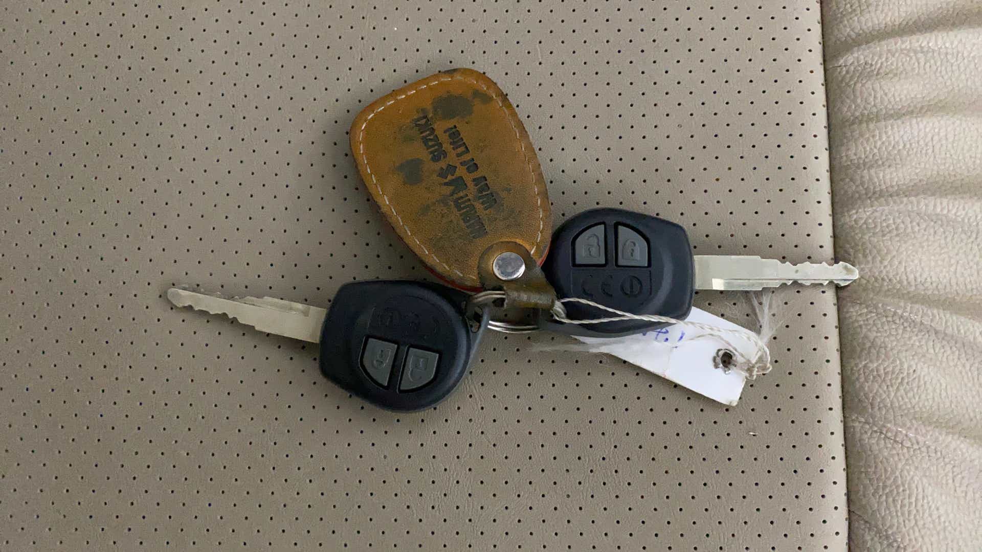 Car keys with remote of a Maruti Suzuki Dzire 2018-2023