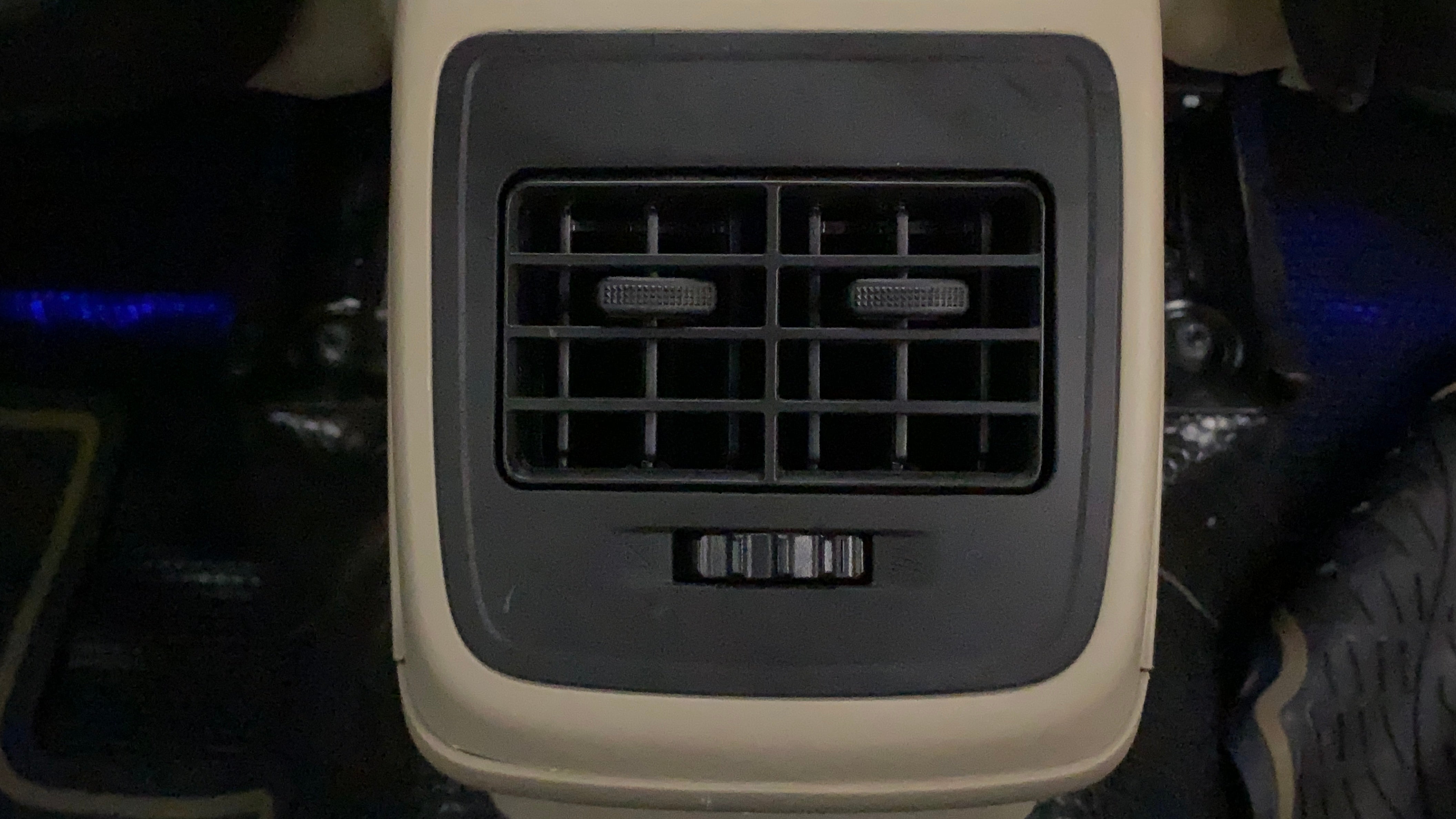 Rear ac vent of a Maruti Suzuki Dzire 2018-2023