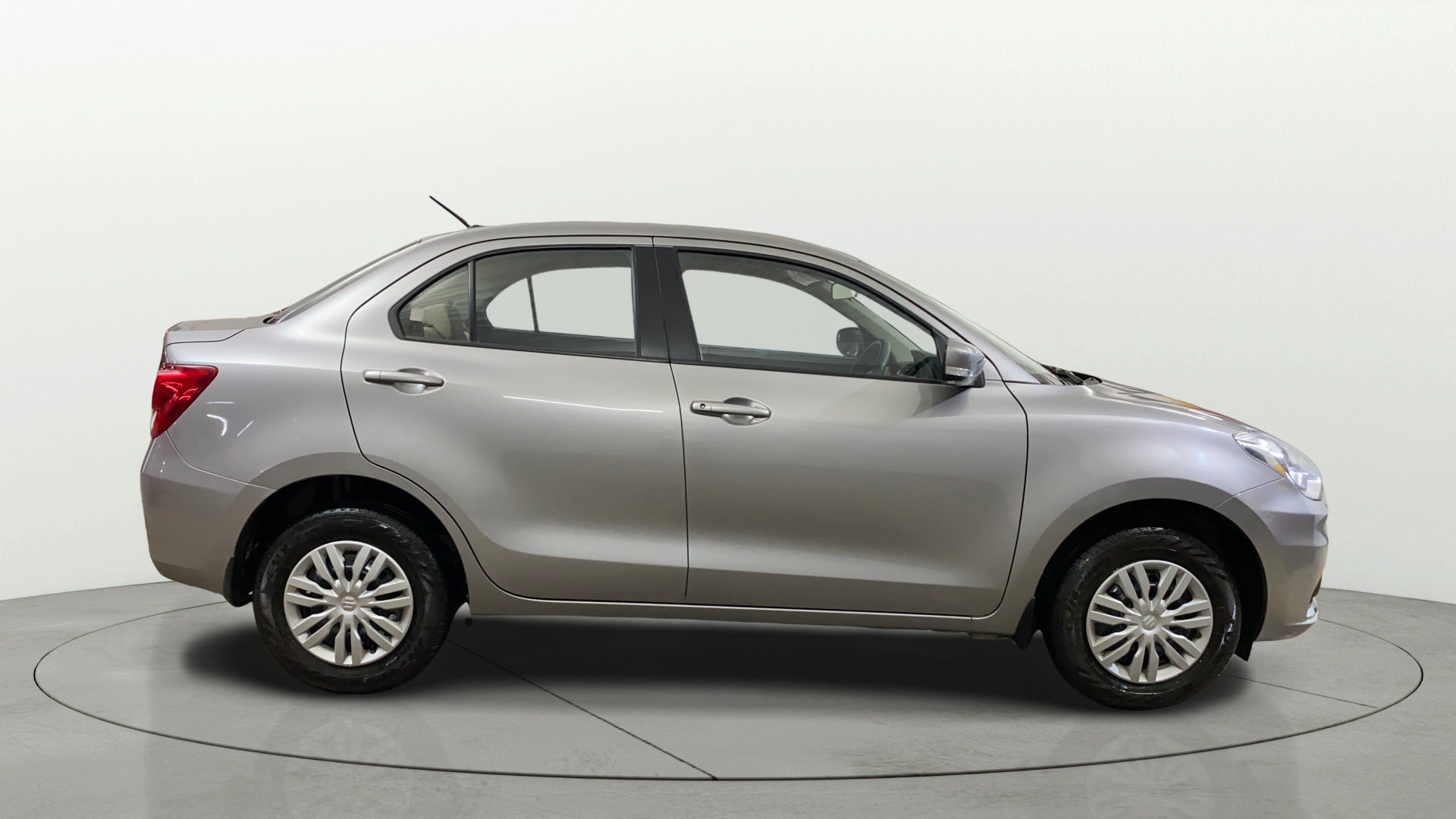 Side view of a Maruti Suzuki Dzire 2018-2023