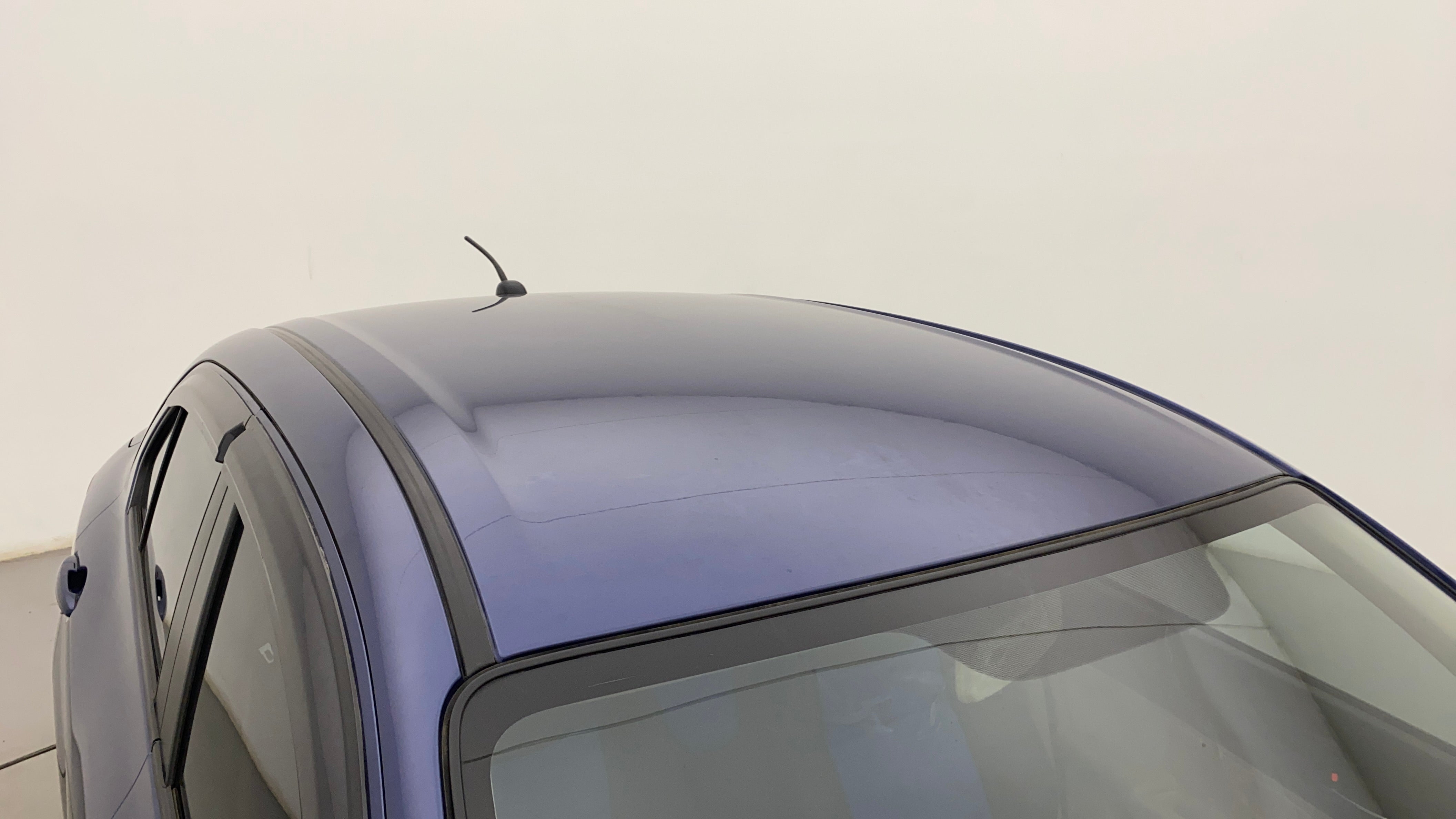 Roof view of a Maruti Suzuki Dzire 2018-2023