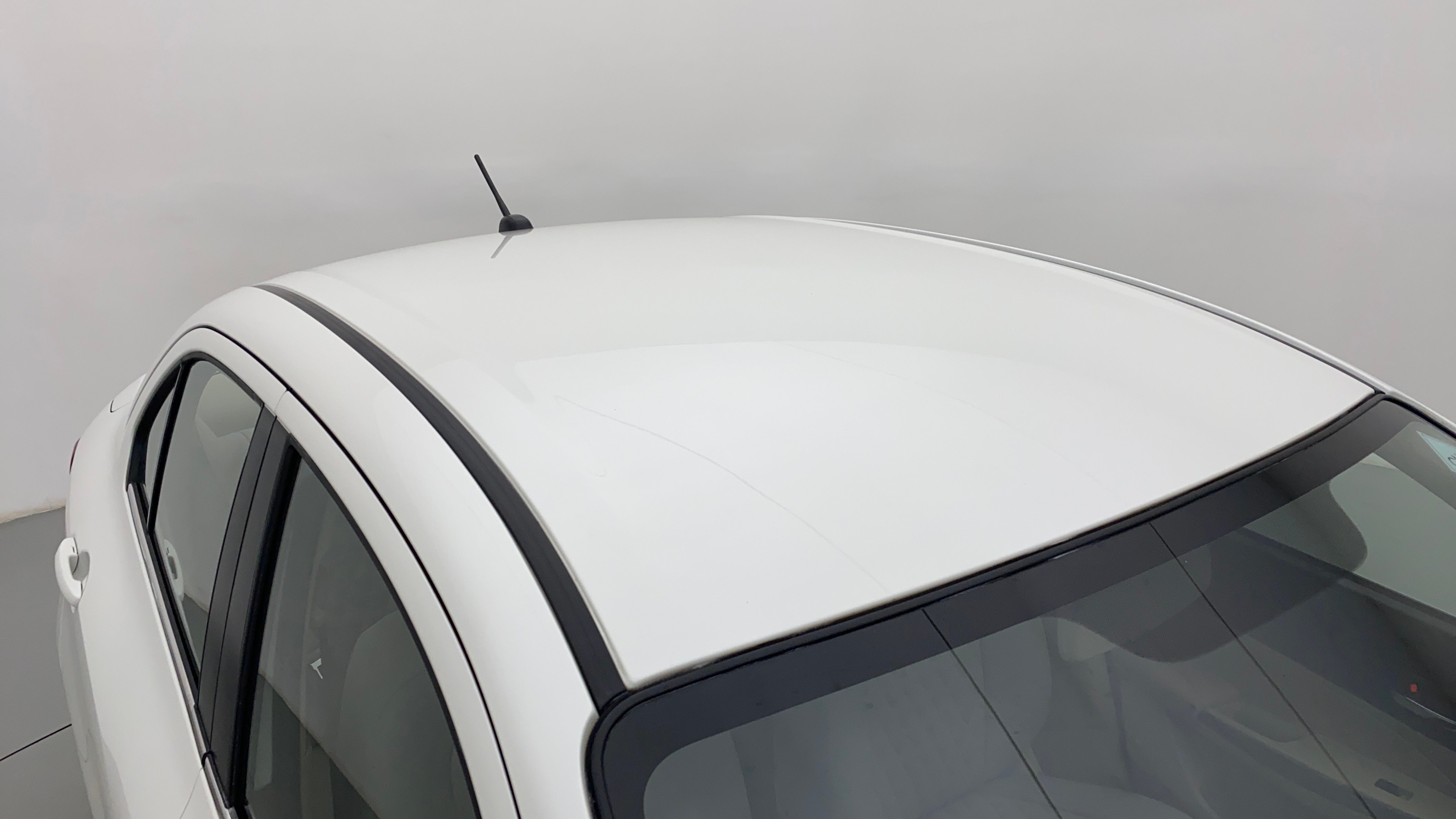 Roof view of a arctic white Maruti Suzuki Dzire 2018-2023