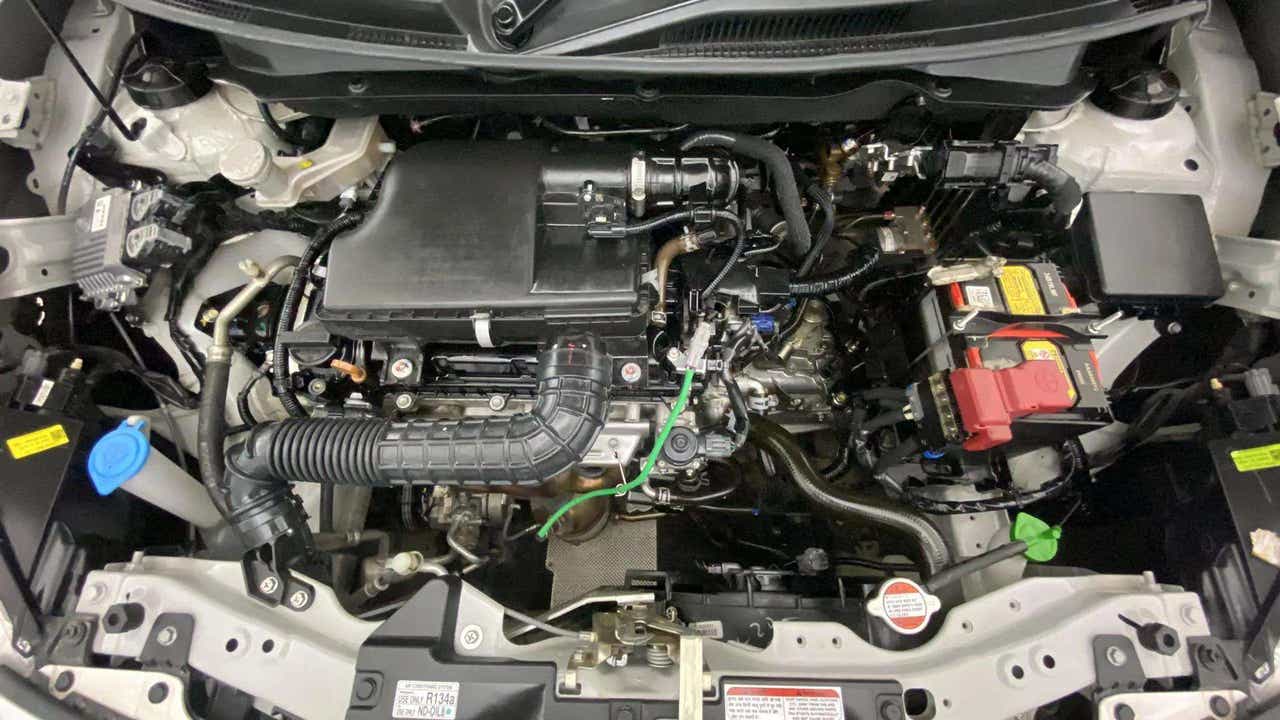 Engine bay of a Maruti Suzuki Dzire