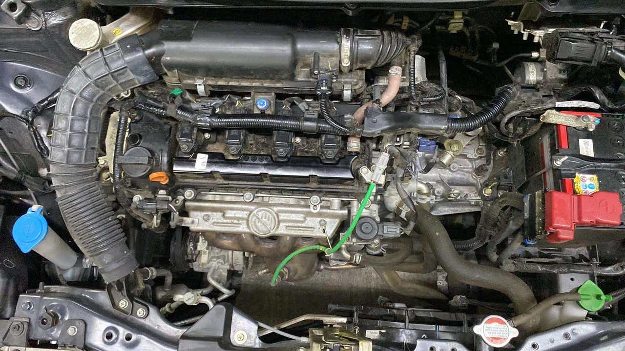 Engine bay view of a Maruti Suzuki Dzire 2018-2023