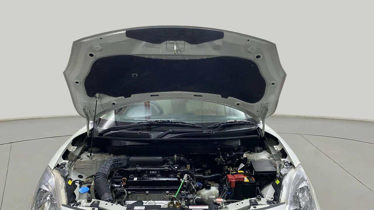 Engine bay view of a Maruti Suzuki Dzire 2018-2023