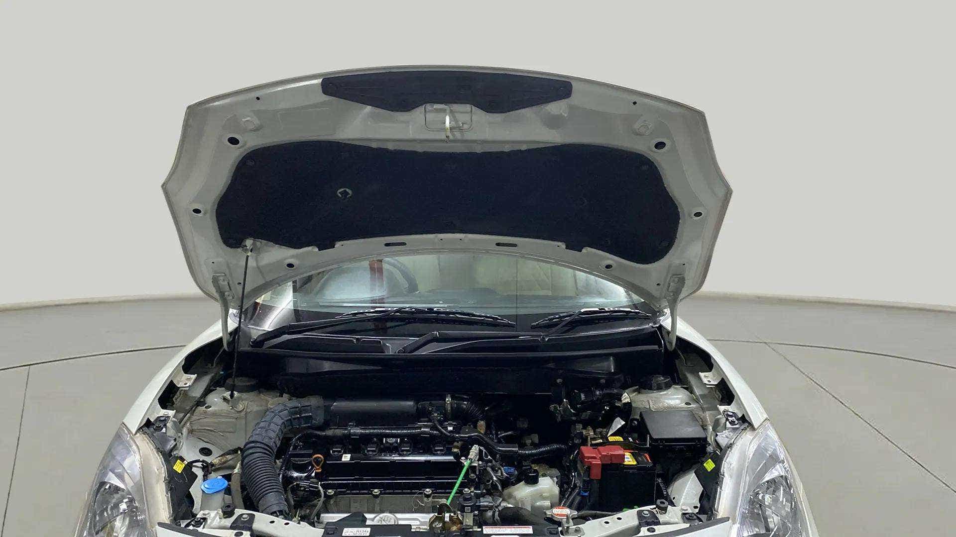 Engine bay view of a Maruti Suzuki Dzire 2018-2023