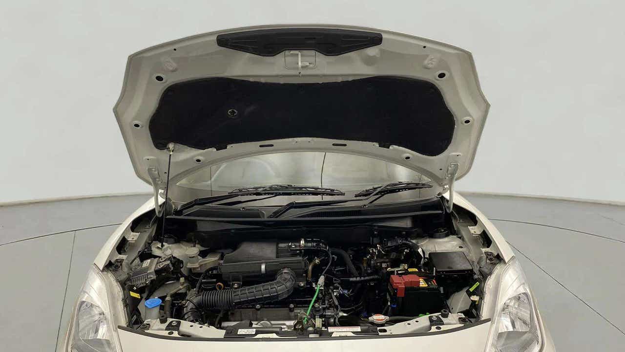 Engine bay view of a Maruti Suzuki Dzire