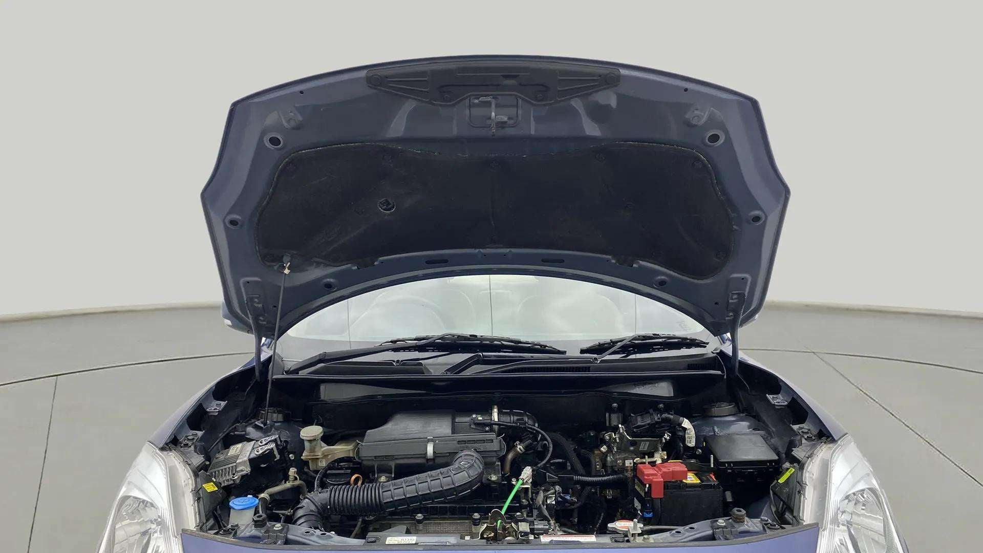 Engine bay view of a Maruti Suzuki Dzire 2018-2023