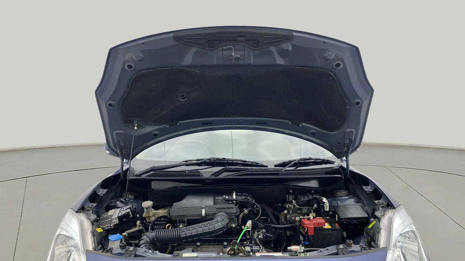 Engine bay view of a Maruti Suzuki Dzire 2018-2023