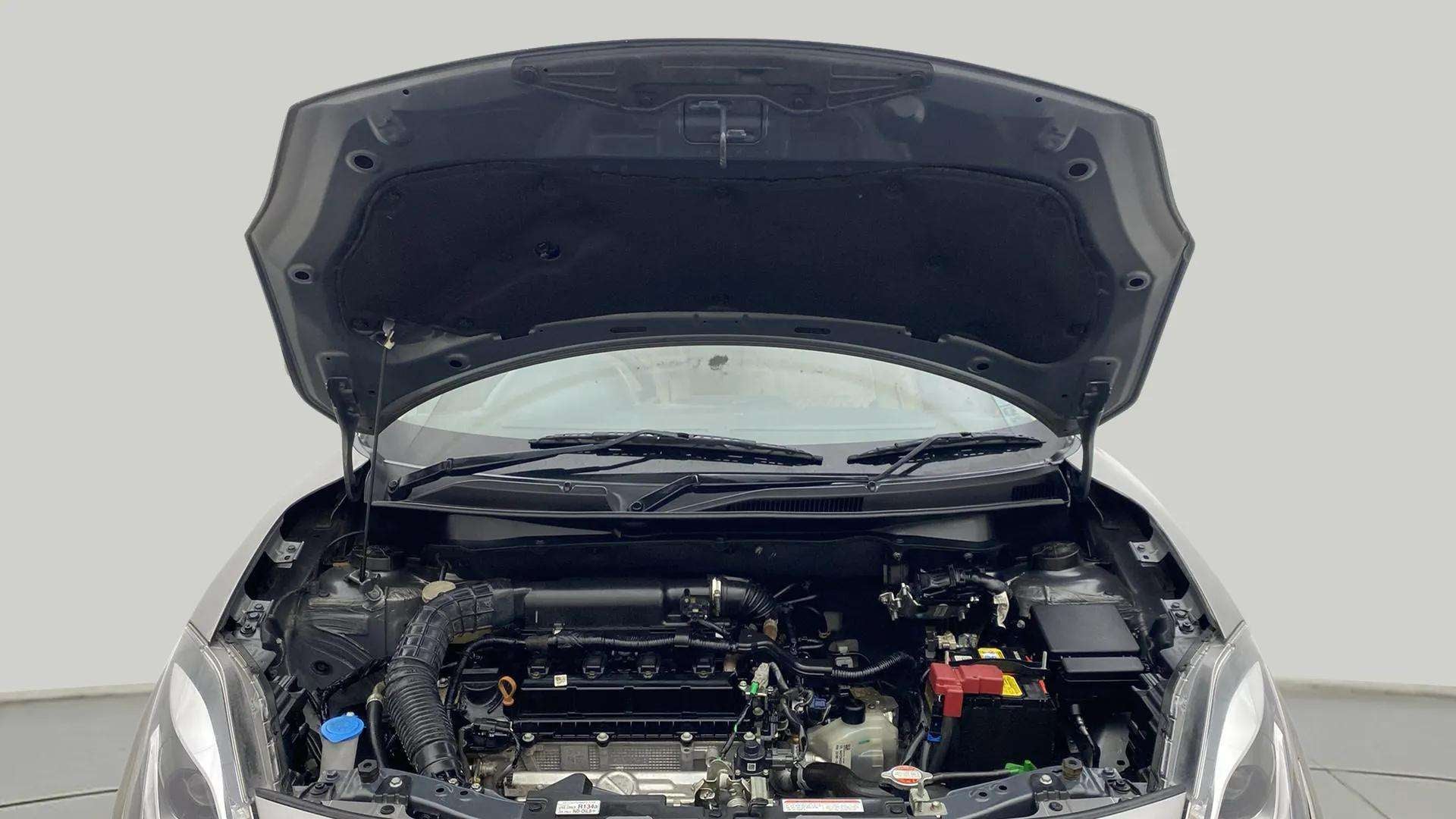 Engine bay view of a Maruti Suzuki Dzire 2018-2023
